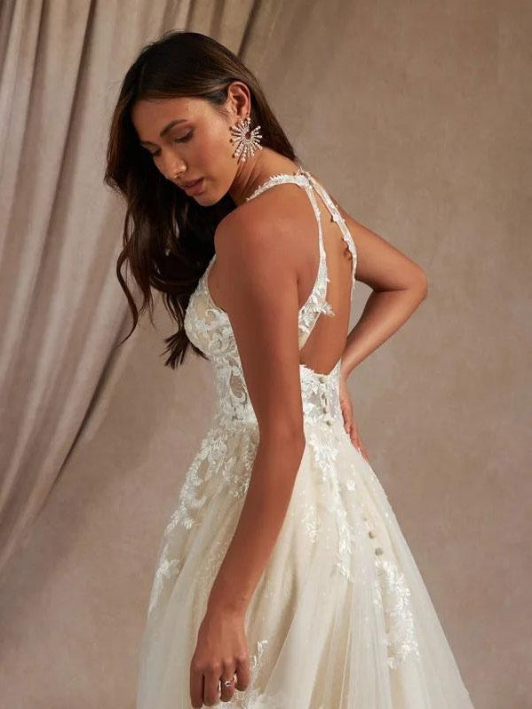 Simple Wedding Dress A-Line V-Neck Sleeveless Lace Bridal Gowns With Slit