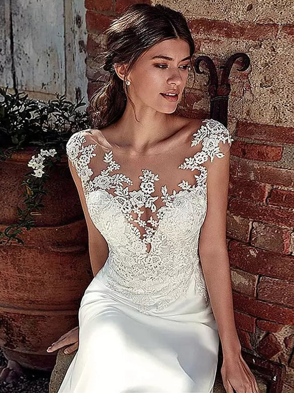White Mermaid Wedding Dress Chiffon Illusion Neckline Sleeveless Court Train Applique Sheath Bridal Gowns