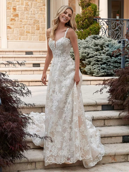 Lace Wedding Dress Floor-Length A-Line Sleeveless Lace Sweetheart Neck Bridal Gowns