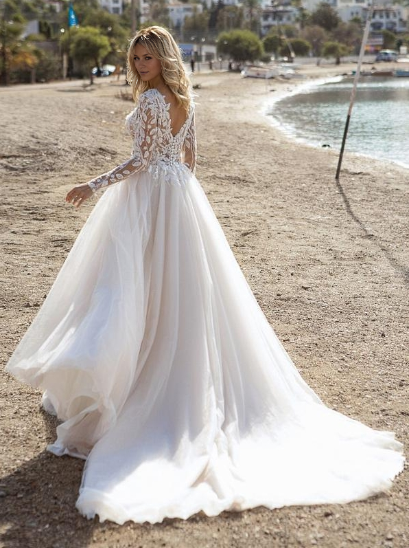 Lace Wedding Dress Court Train A-Line Long Sleeves Tulle Jewel Neck Bridal Gowns