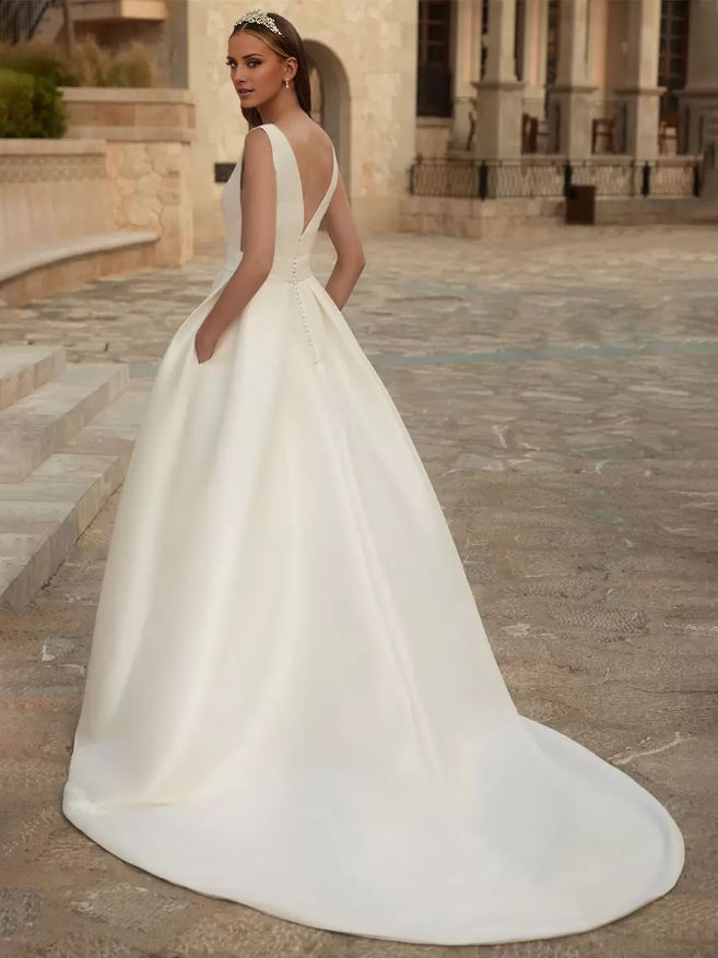 Vintage Wedding Dress V-Neck Sleeveless Natural Waist Satin With Train A-Line Bridal Gowns