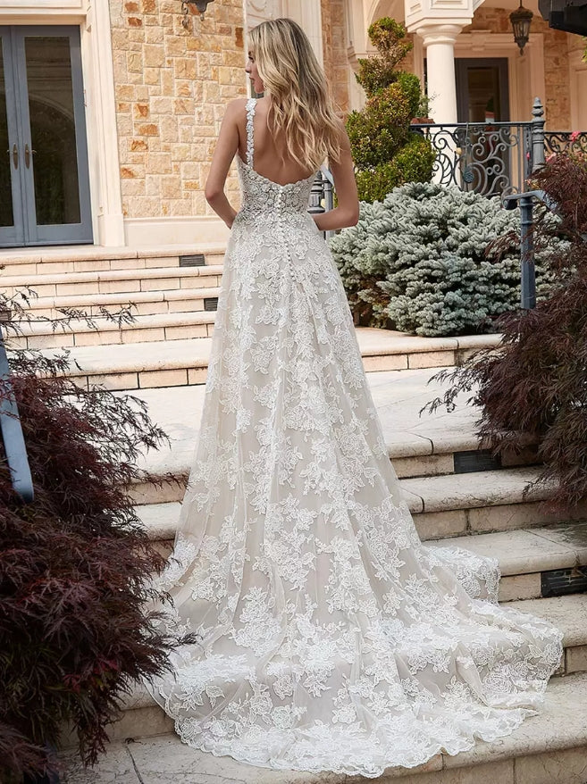 Lace Wedding Dress Floor-Length A-Line Sleeveless Lace Sweetheart Neck Bridal Gowns