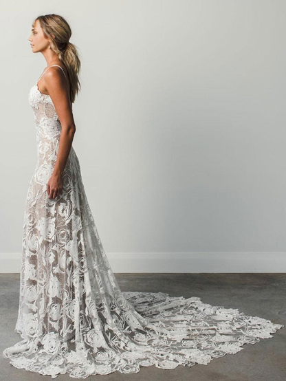 Wedding Gowns With Train Mermaid Sleeveless Lace V-Neck Bridal Gowns Court Train Dresses