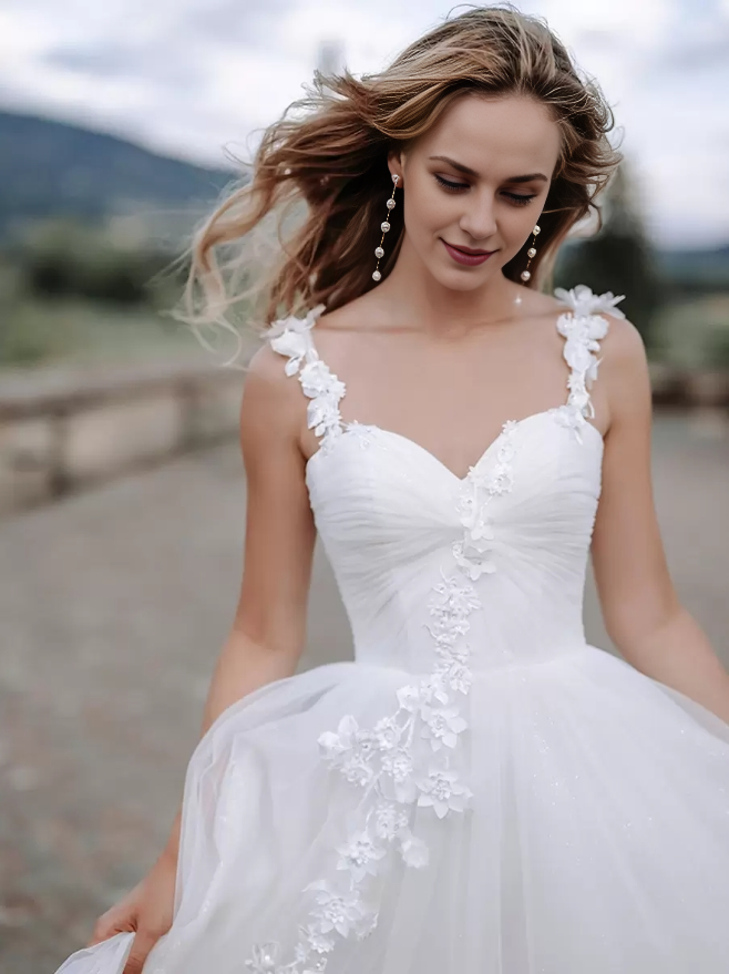 Lace Wedding Dress With Train A-Line Sleeveless Tulle Sweetheart Neck Bridal Gowns