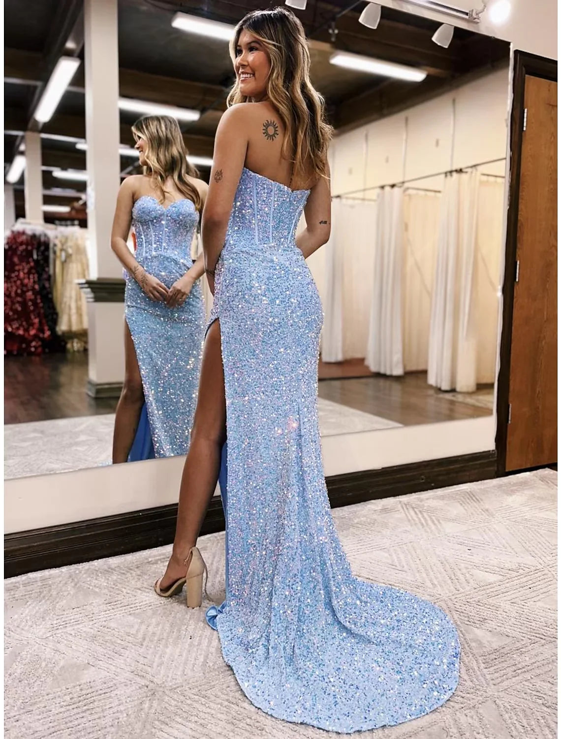 Mermaid / Trumpet Prom Dresses Sparkle & Shine Dress Formal Court Train Sleeveless Sweetheart Sequined Backless with Sequin Slit