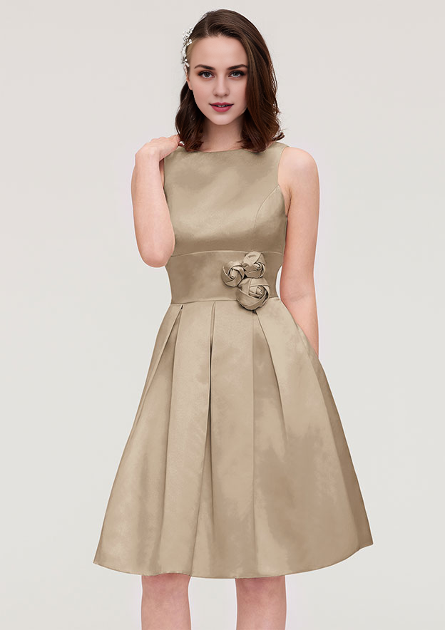 A-line Bateau Sleeveless Knee-Length Satin Bridesmaid Dress Cocktail Dresses With Pleated Flowers
