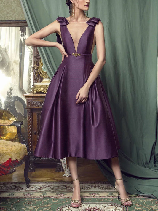 A-Line Princess Plunging Neckline Sleeveless Knee-Length Cocktail Dresses With Open Back