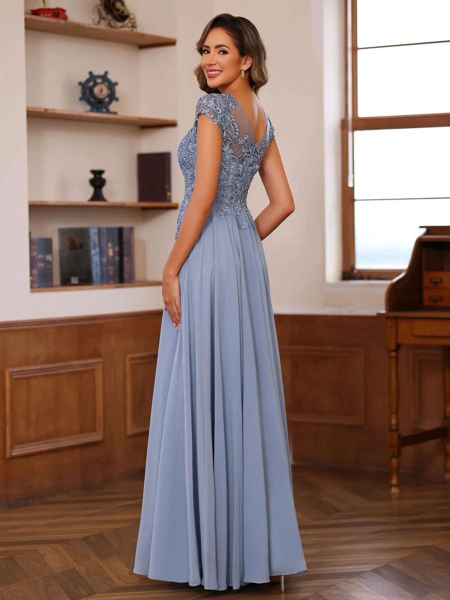 A-Line Princess Scoop Neck Short Sleeves Floor-Length Mother of the Bride Dresses with Appliques