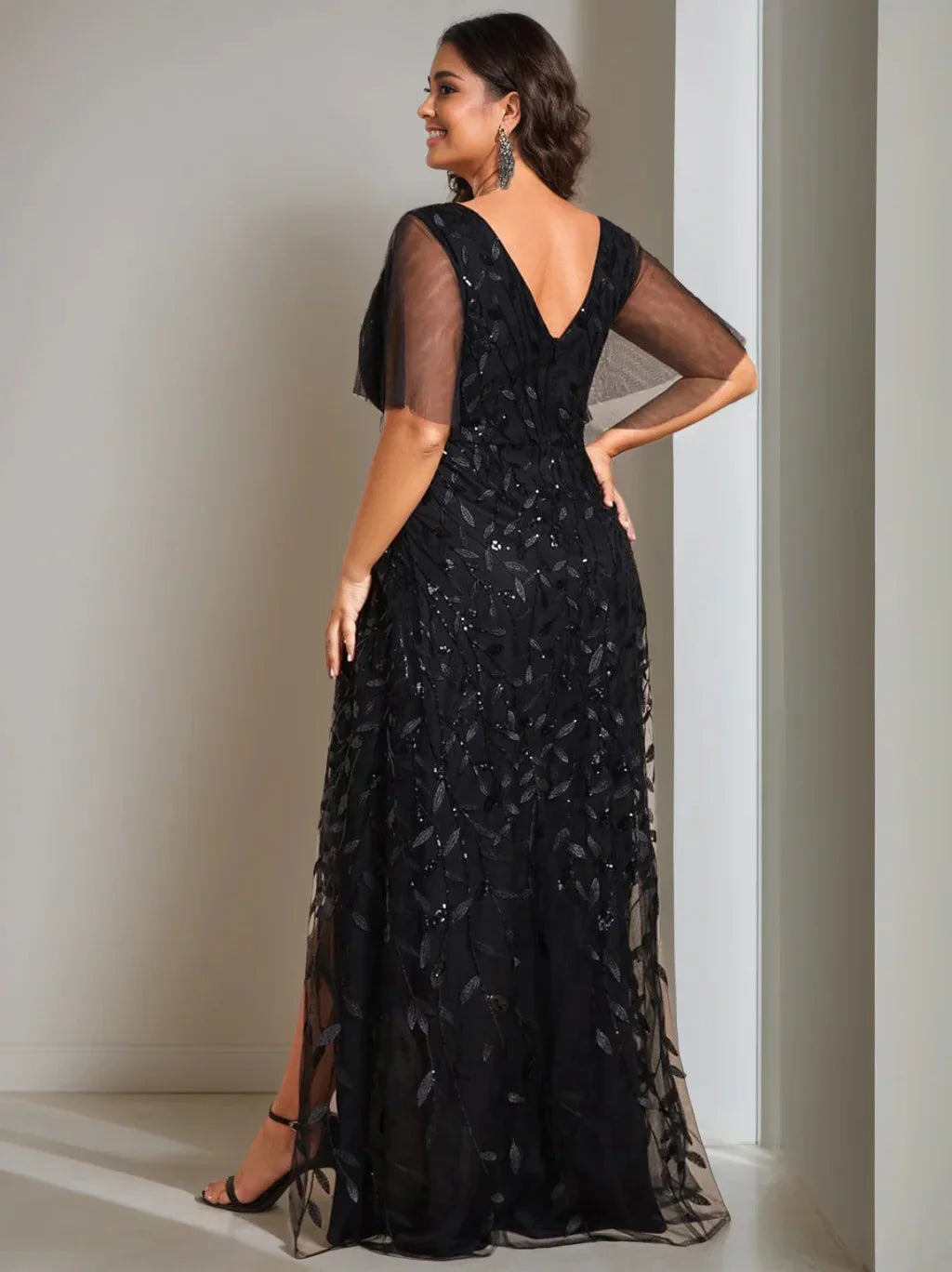 A-Line Princess V-Neck Short Sleeves Asymmetrical Mother Of The Bride Dresses with Sequins