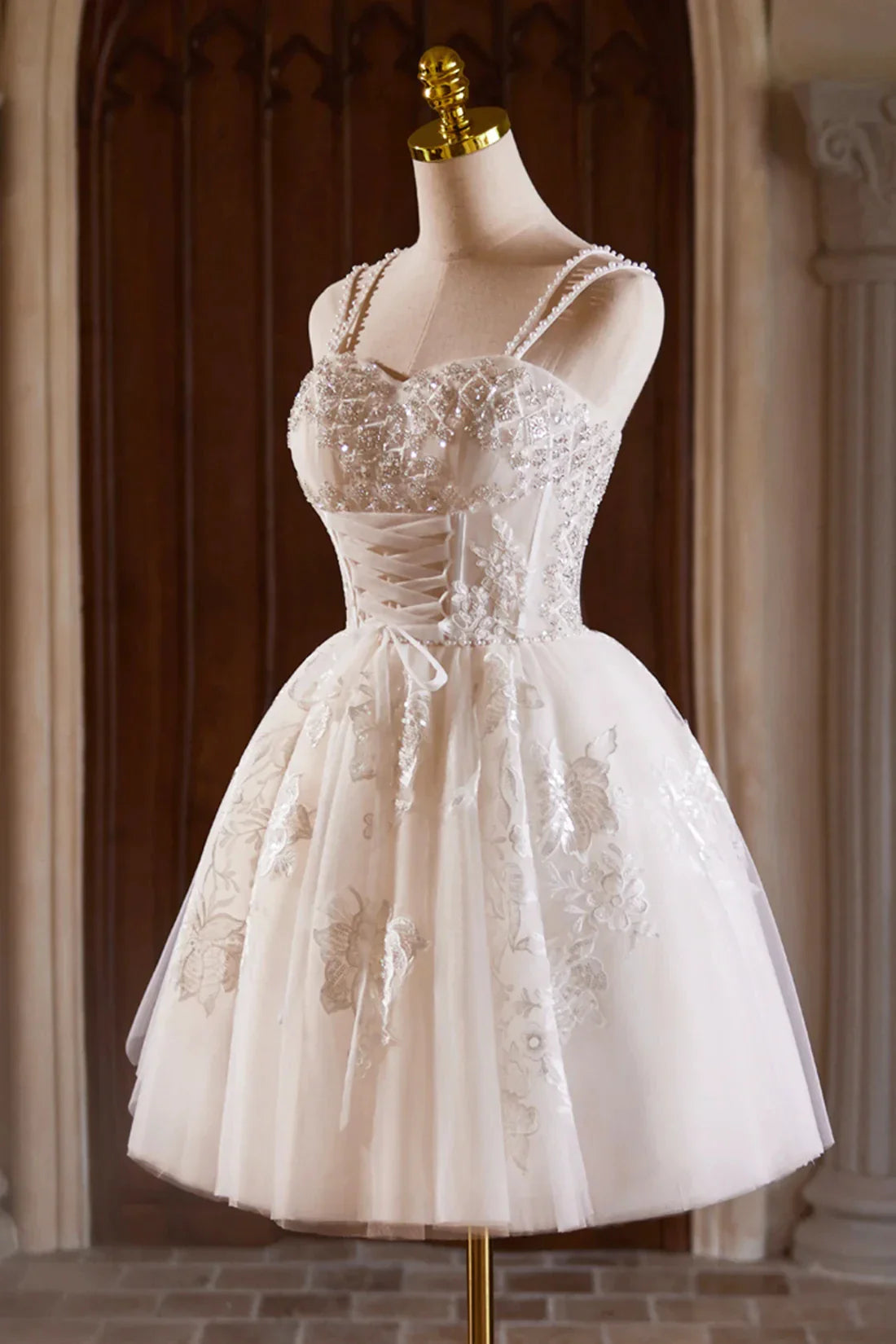 A-Line Tulle Beaded Short Prom Dress Light Champagne Spaghetti Strap Party Dress