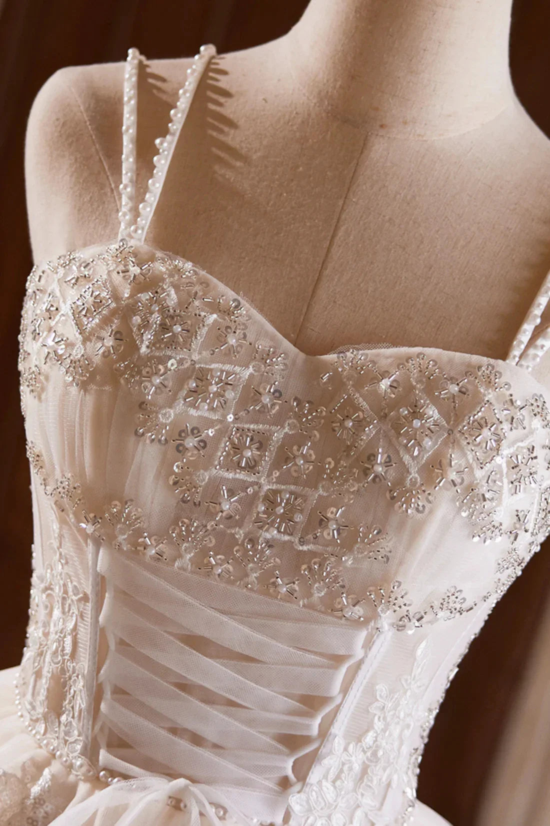 A-Line Tulle Beaded Short Prom Dress Light Champagne Spaghetti Strap Party Dress