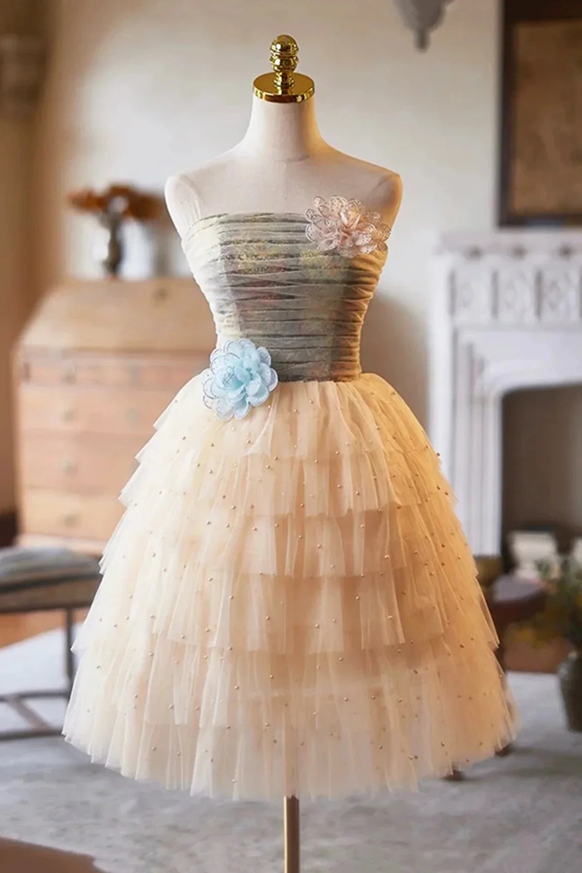 A-Line Tulle Pearls Short Prom Dress Lovely Strapless Evening Party Dress