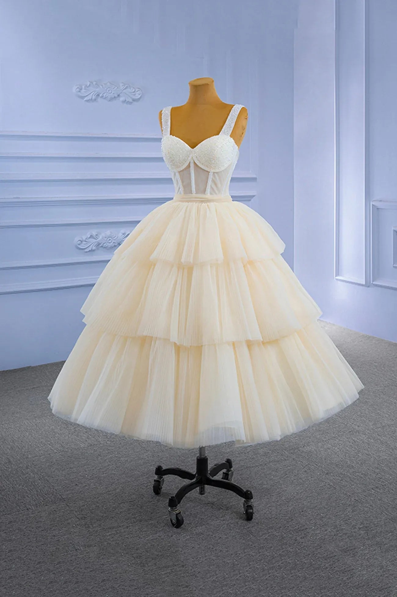 Beautiful A-Line Sweetheart Sleeveless Lace Up Tea-Length Prom Dress