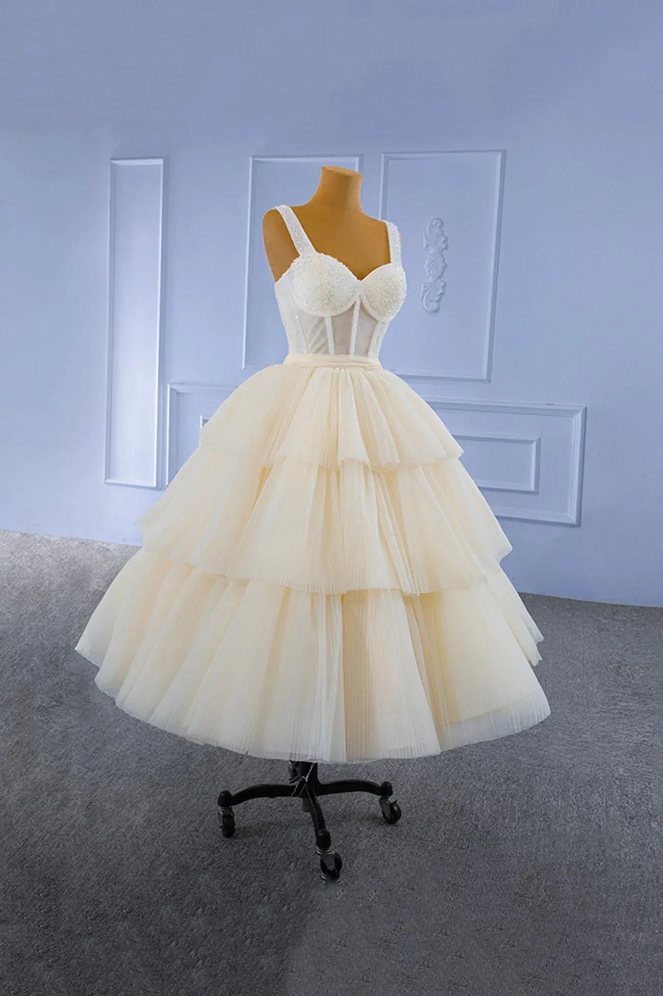Beautiful A-Line Sweetheart Sleeveless Lace Up Tea-Length Prom Dress