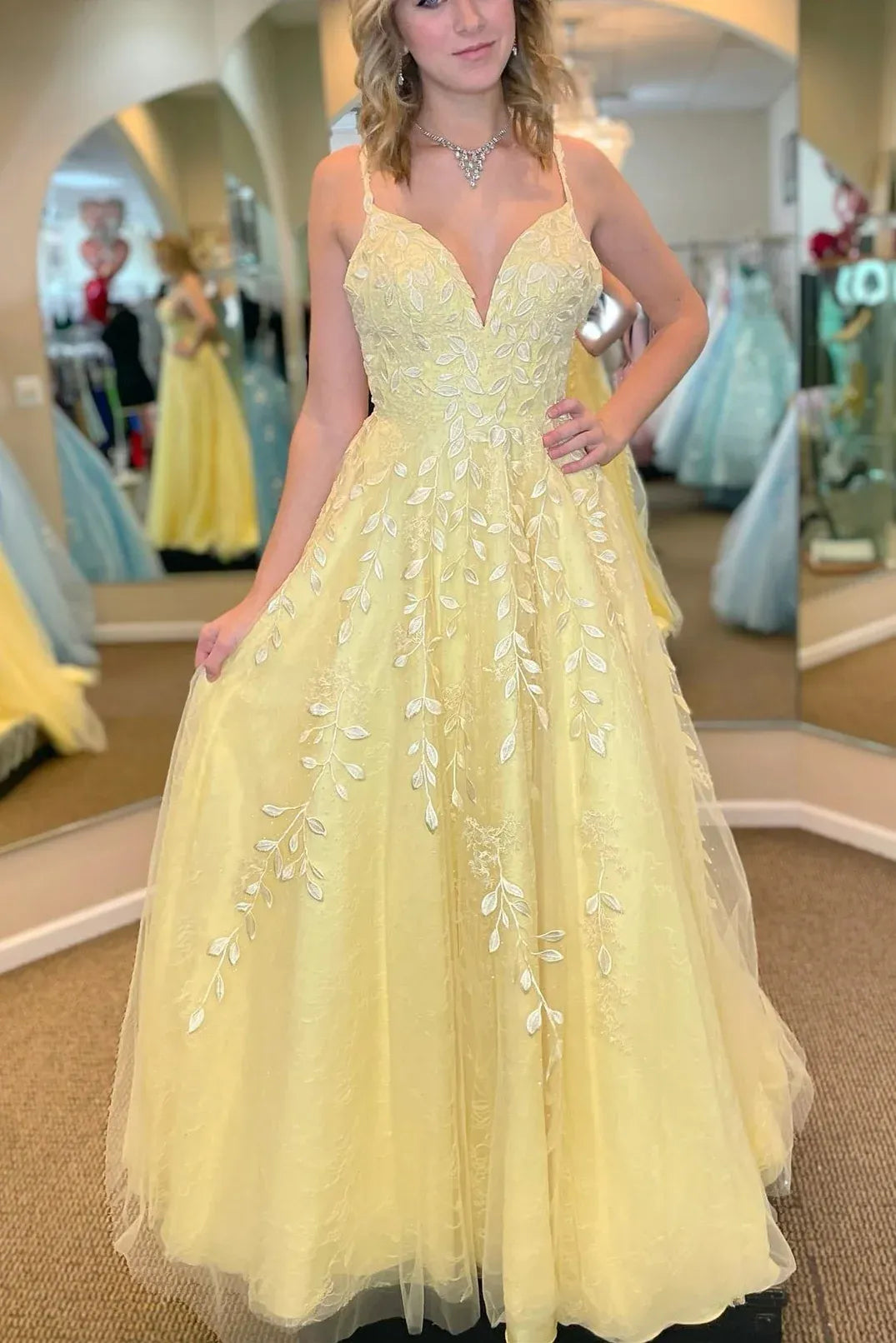 Beautiful A-line V Neck Sleeveless Tulle Appliques Floor-Length Prom Dress