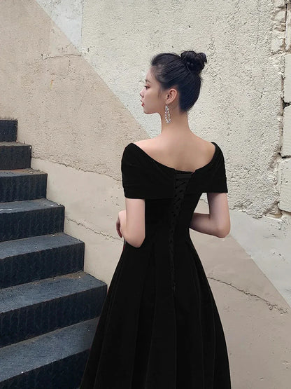 Black V-Neck Velvet Knee Length Prom Dress Black Evening Party Dress