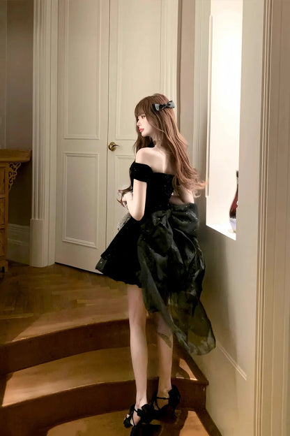 Black Velvet Short A-Line Prom Dress Lovely Off the Shoulder Party Dress