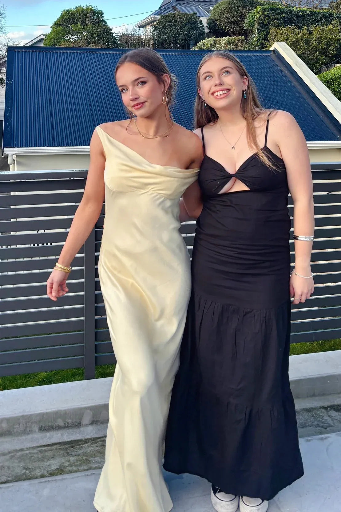 Casual Fitted Cowl Neck Sleeveless Satin Pleated Floor-Length Prom Dress