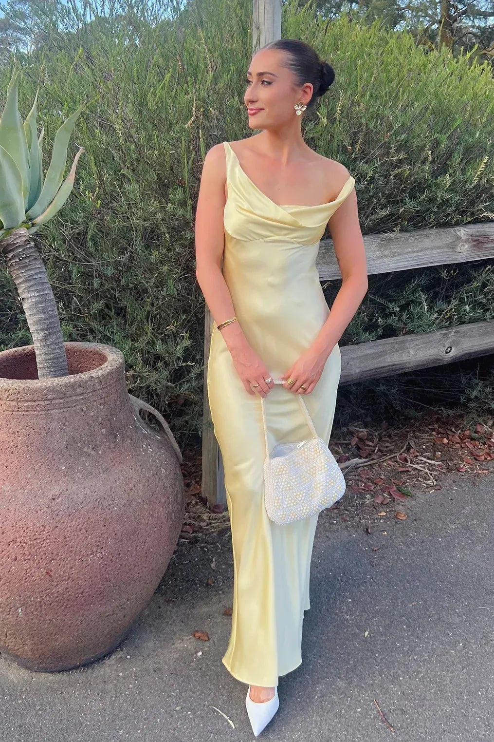 Casual Fitted Cowl Neck Sleeveless Satin Pleated Floor-Length Prom Dress