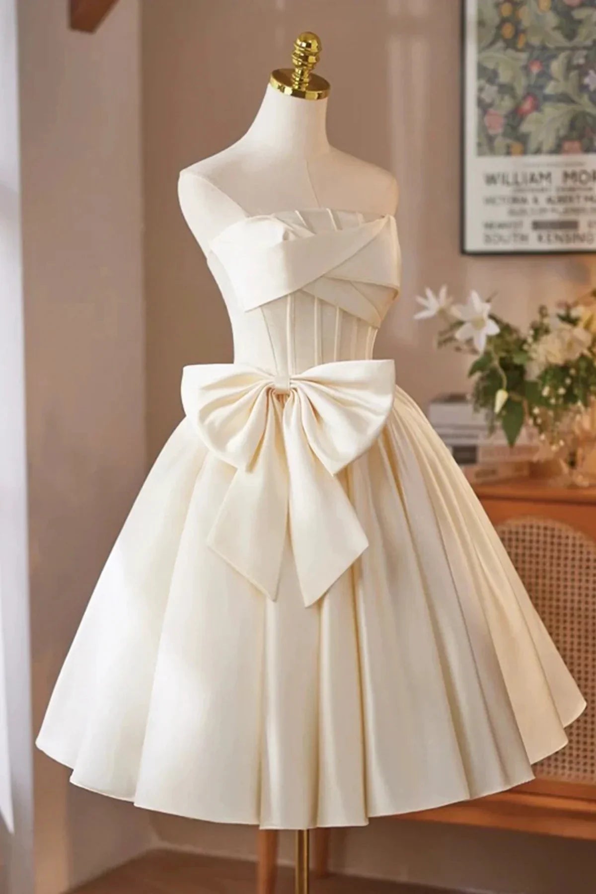 Champagne Satin Short Prom Dress Lovely A-Line Strapless Party Dress with Corset