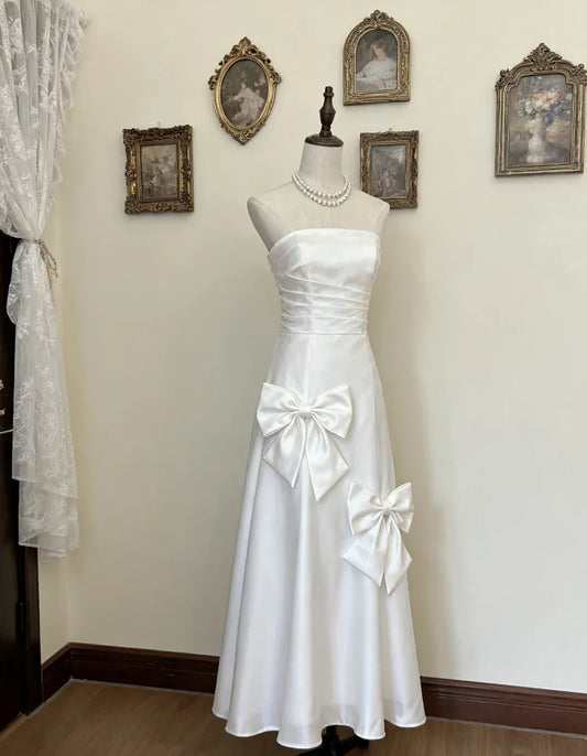 Charming A-Line Strapless Sleeveless Bow-Accented White Midi Prom Dress for Women Custom
