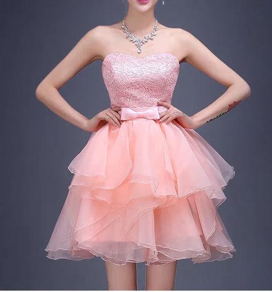 Charming A-Line Sweetheart Neck Sleeveless Lace Pleated Short-Mini Homecoming Dress