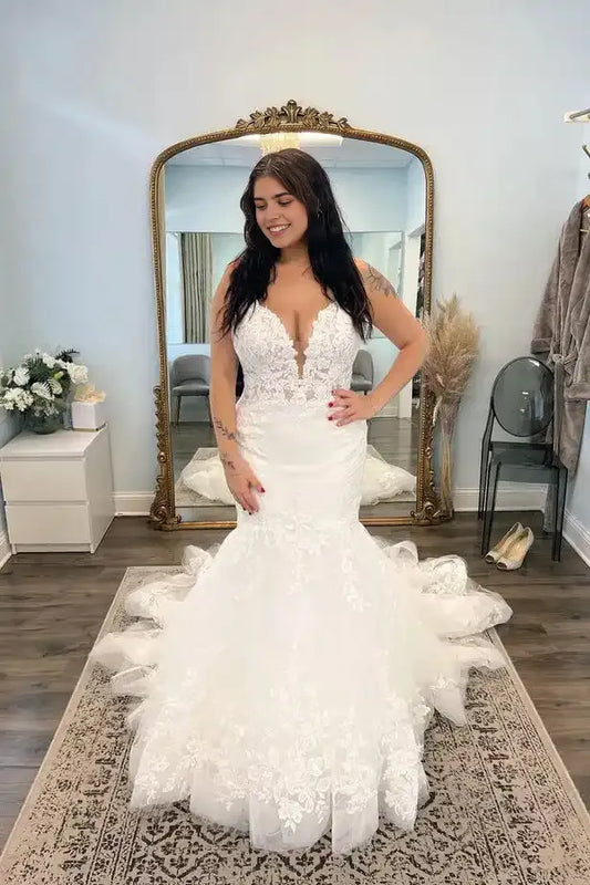 Charming Mermaid V Neck Lace Wedding Dresses