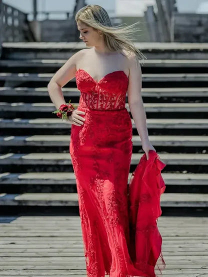 Charming Strapless Sleeveless Mermaid Appliques Lace Long Prom Dress