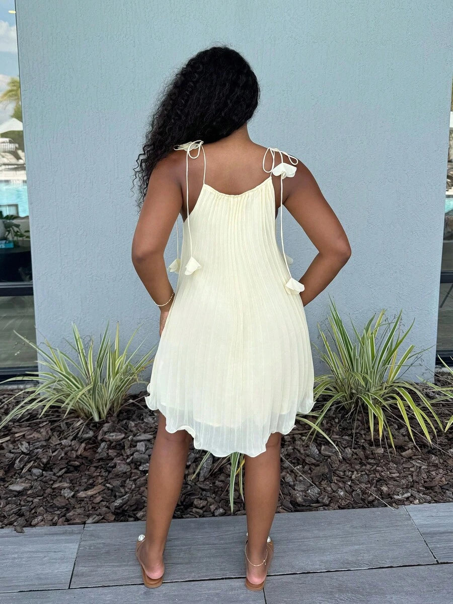 Charming A-Line Square Neck Tie-Shoulder Pleated Light Yellow Mini Homecoming Dresses