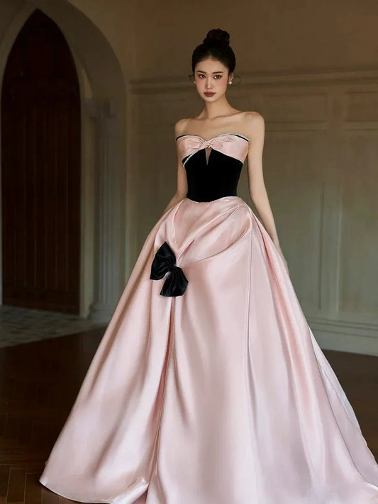 Chic Ballgown Strapless Sleeveless Bow-Trim Blush-Black Floor-Length Prom Dress for Women