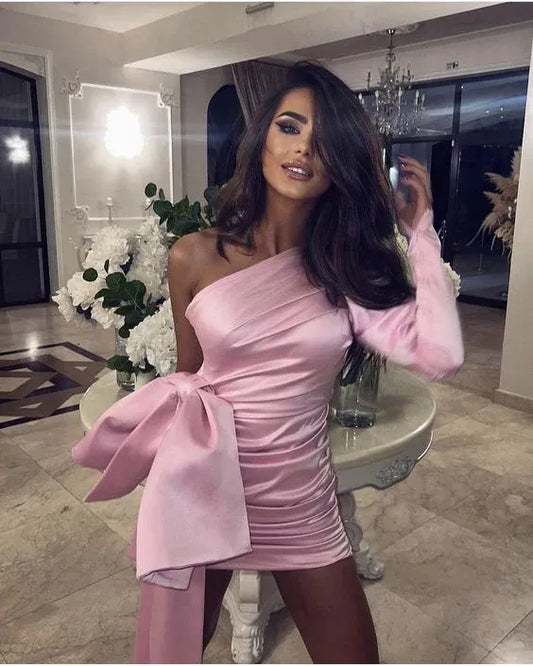 Chic One Shoulder Sheath Long Sleeve Pleated Satin Short-Mini Homecoming Dress