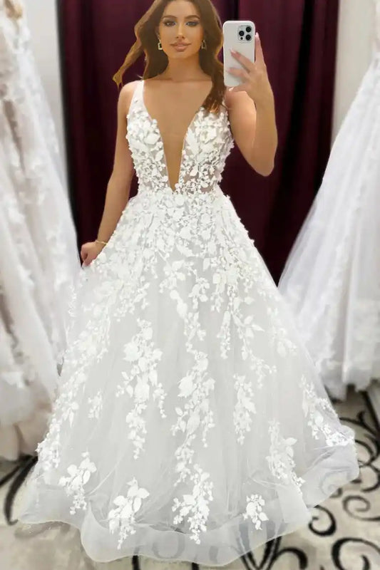 Chic Spaghetti Straps Lace Appliques Long Wedding Dress