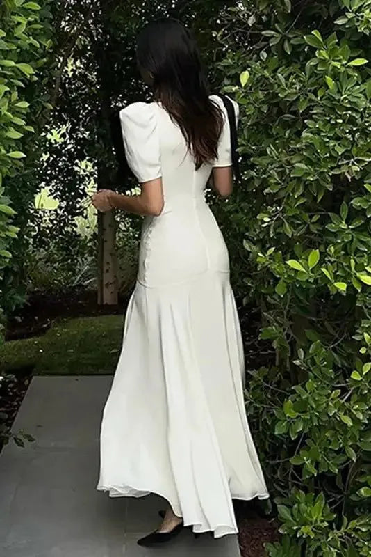 Chic Trumpet V-Neck Contrast-Bow Puff-Sleeve Satin White Maxi Evening Dress for Women