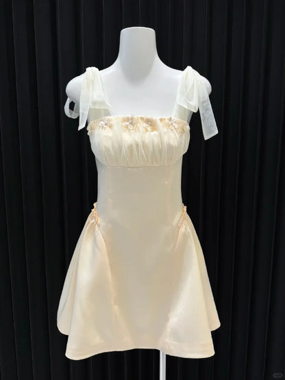Chic A-Line Sweetheart Tie-shoulder 3D Flower Ruched Ivory Mini Homecoming Dress