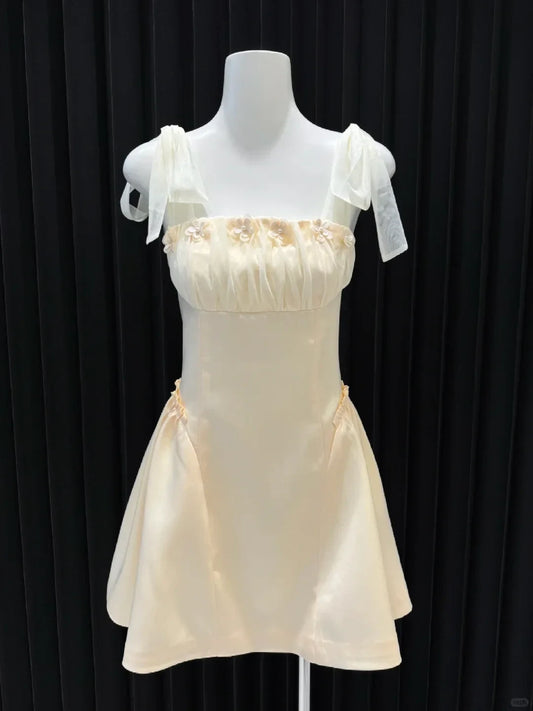 Chic A-Line Sweetheart Tie-shoulder 3D Flower Ruched Ivory Mini Homecoming Dress