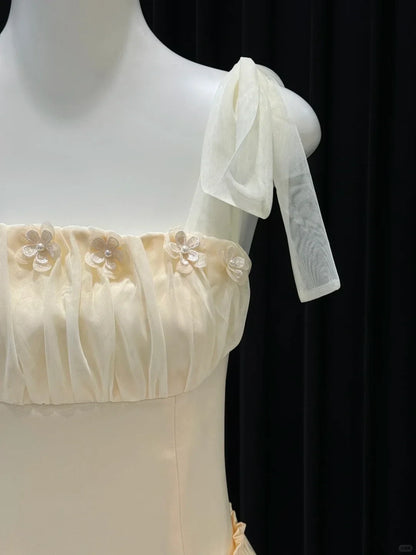 Chic A-Line Sweetheart Tie-shoulder 3D Flower Ruched Ivory Mini Homecoming Dress