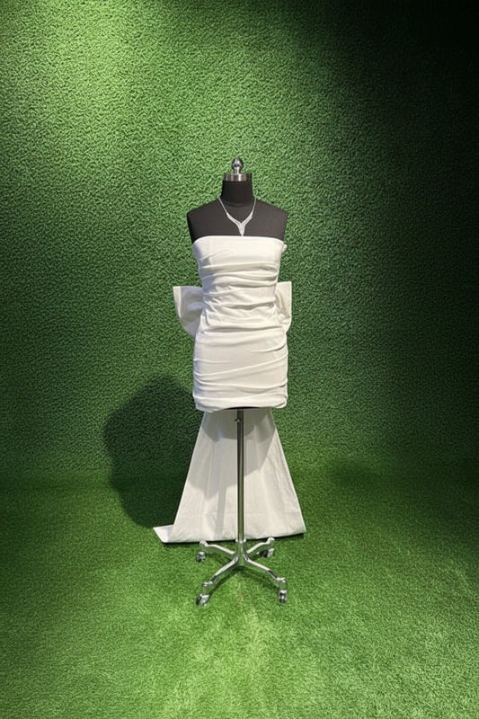 Chic Bodycon Strapless Ruched Satin White Short Homecoming Dress With Bow-Train