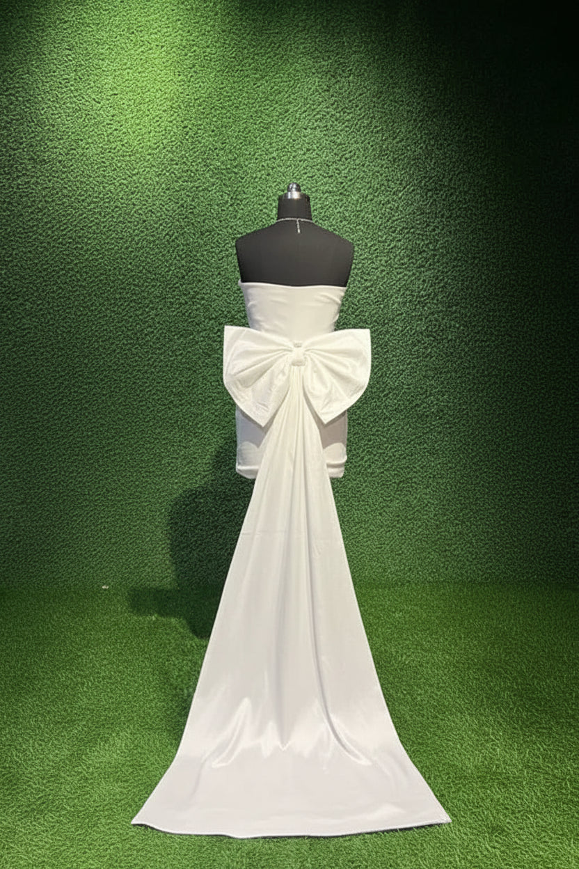 Elegant Bodycon Strapless Ruched Satin White Short Homecoming Dress with Bow-Train