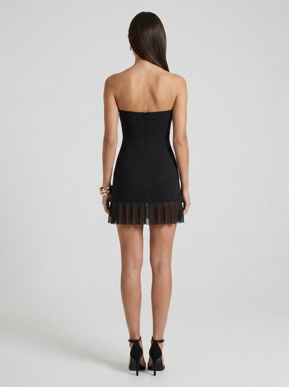 Chic Sheath Strapless Sweetheart Ruffled Hem Mesh Black Mini Homecoming Dress