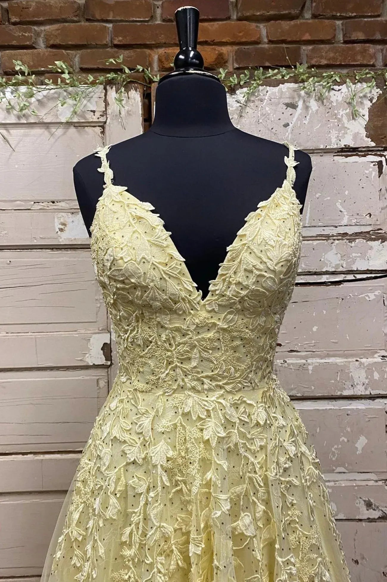 Classic A-Line V-Neck Sleeveless Lace Up Floor-Length Prom Dress