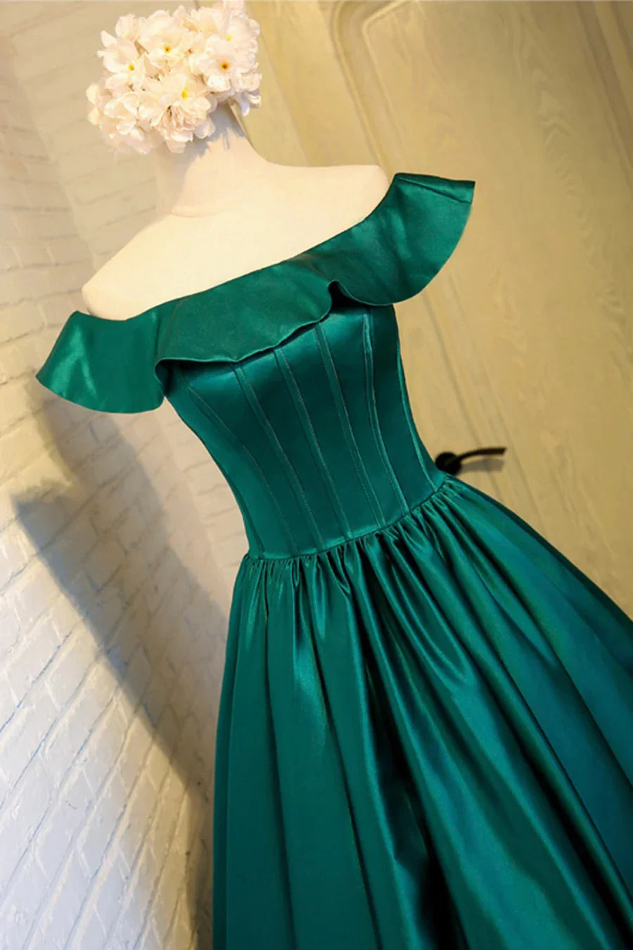 Cute Satin Short Prom Dress Green A-Line Homecoming Dress