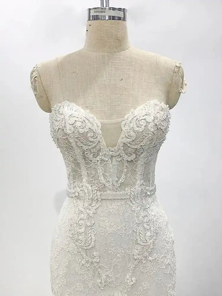 Delicate Strapless Lace Bridal Gown Sleeveless Wedding Dress