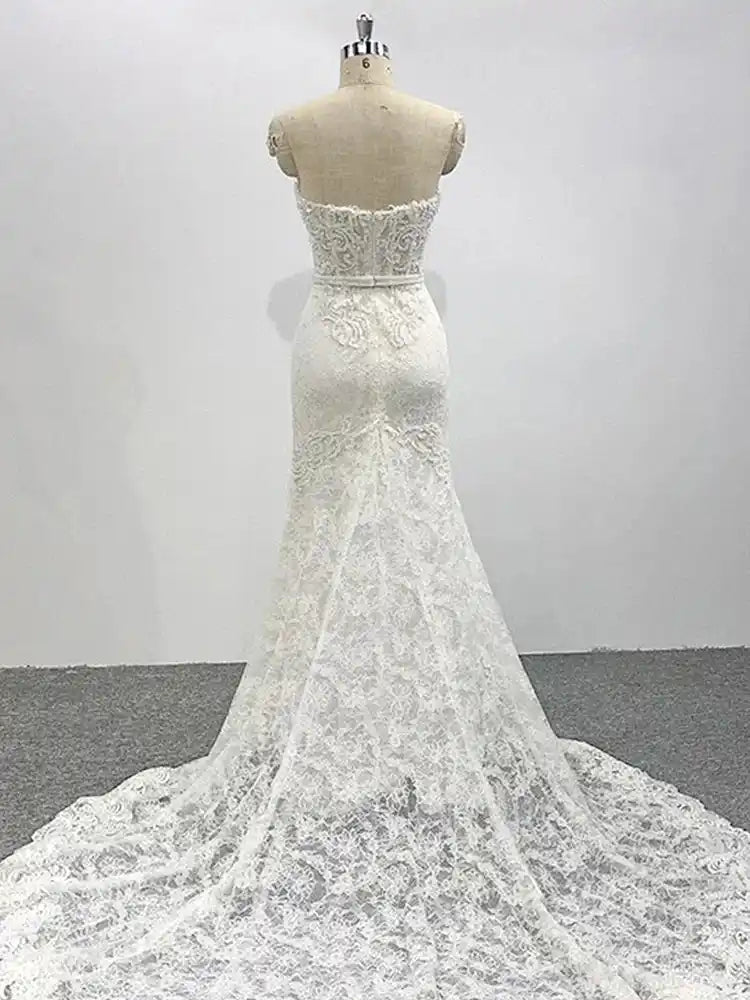 Delicate Strapless Lace Bridal Gown Sleeveless Wedding Dress