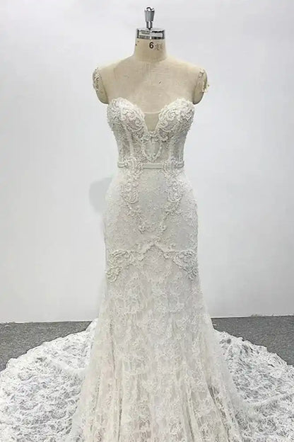 Delicate Strapless Lace Bridal Gown Sleeveless Wedding Dress