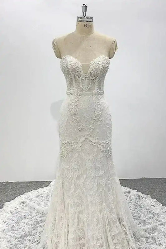 Delicate Strapless Lace Bridal Gown Sleeveless Wedding Dress