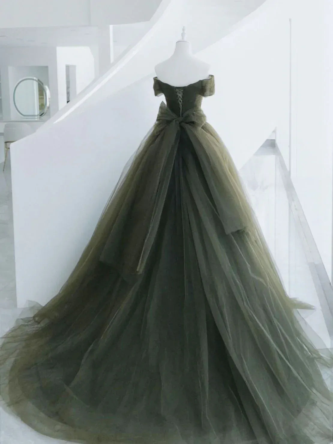 Dramatic Ball Gown Off-the-shoulder Cap-sleeved Tulle Olive Green Maxi Prom Dress for Women Custom