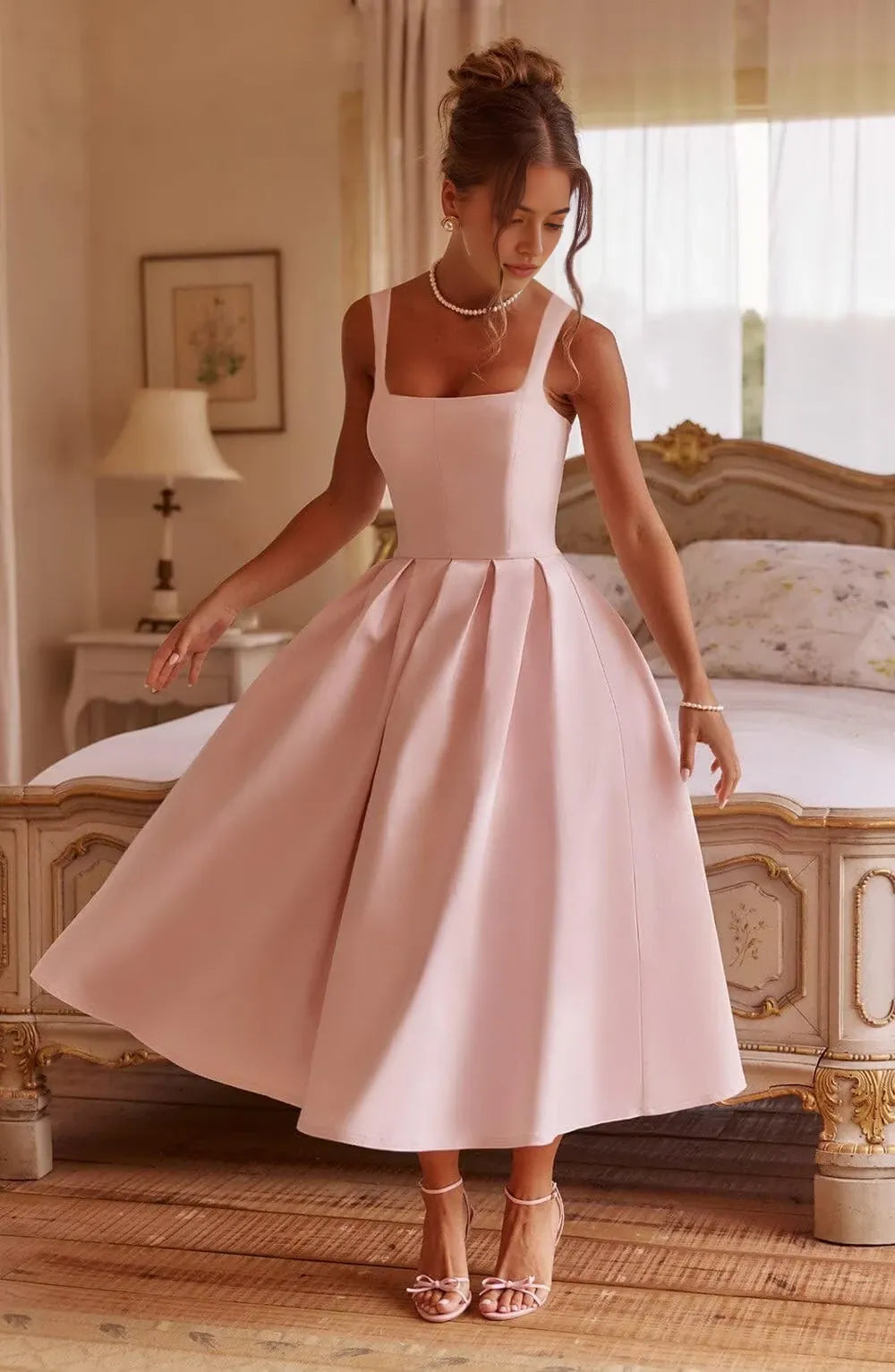 Elegant A-Line Square Neck Sleeveless Lace-Up Back Knee-Length Cocktail Dress
