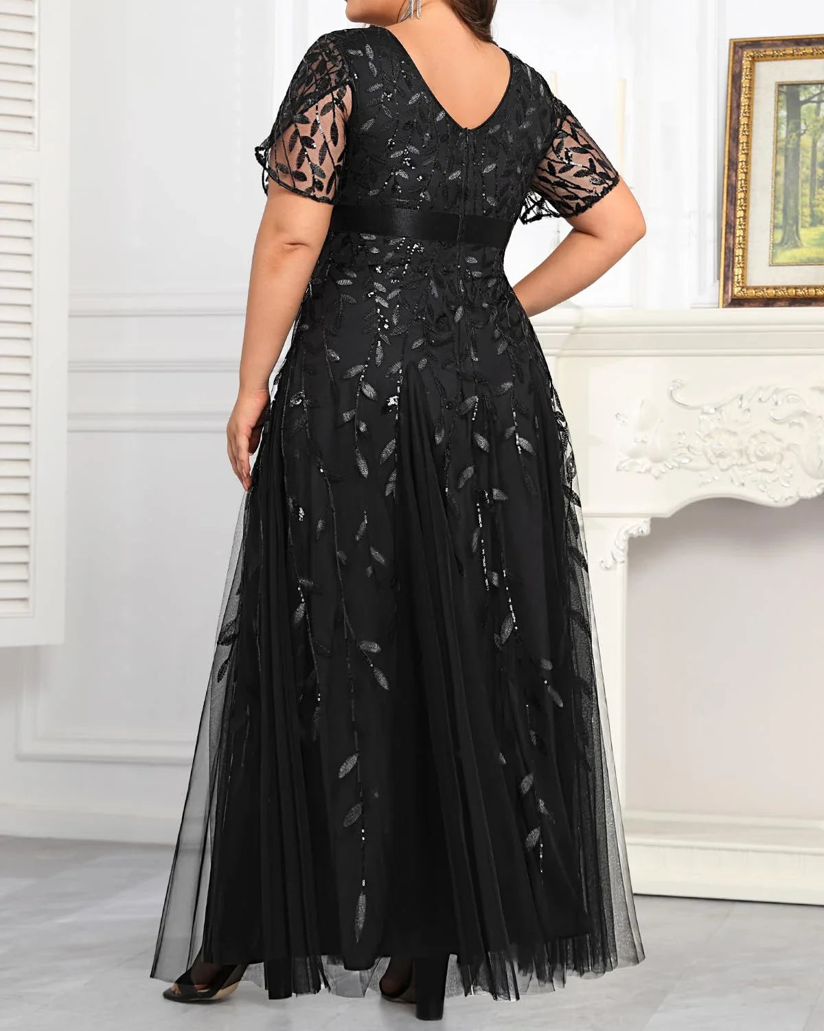 Elegant Plus Size V-Neck Lace Short Sleeve Embellished Waist-Defined Floor-Length Floor-Length