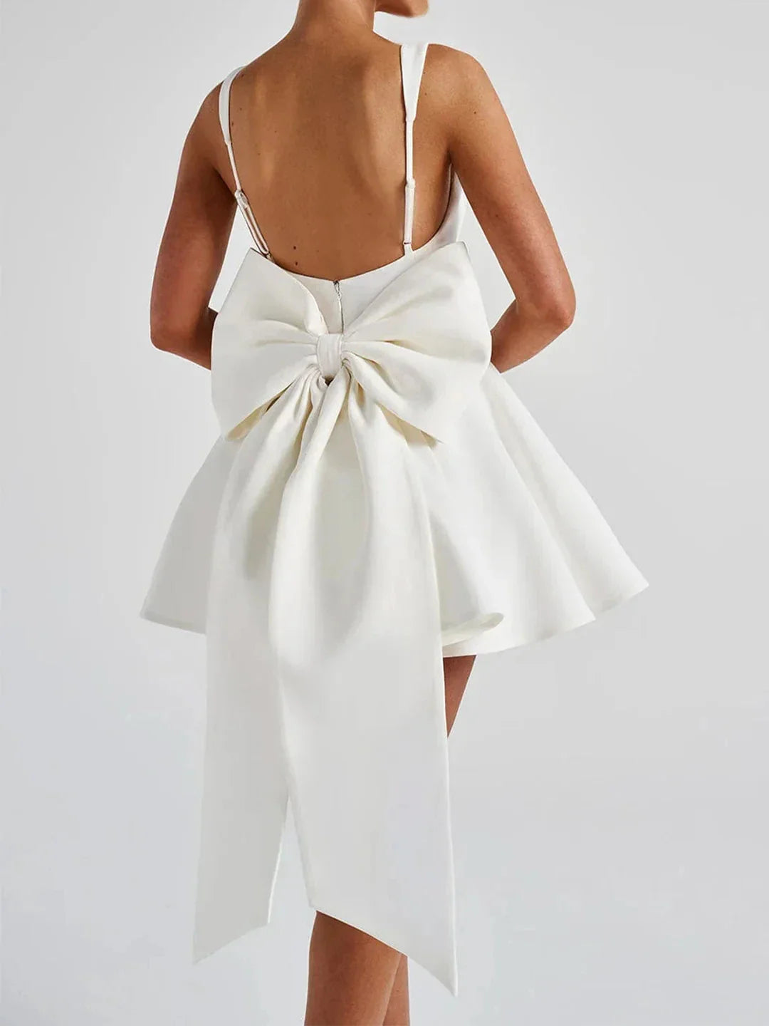 Elegant A-Line Scoop Sleeveless Back Zip Knee-Length Homecoming Dress for ladies