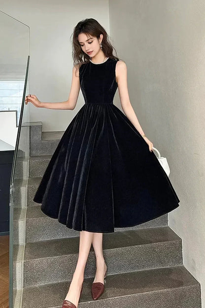 Elegant A-Line Scoop Sleeveless Back Zip Tea-Length Homecoming Dress for women